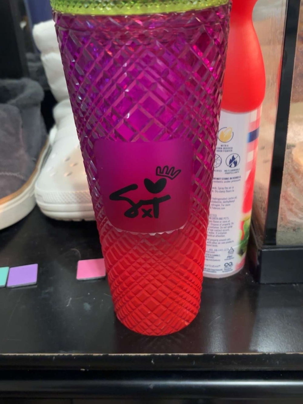 Starbucks Gradient Pink to Red Textured Cold Cup with Green Lid - Picture 2 of 2